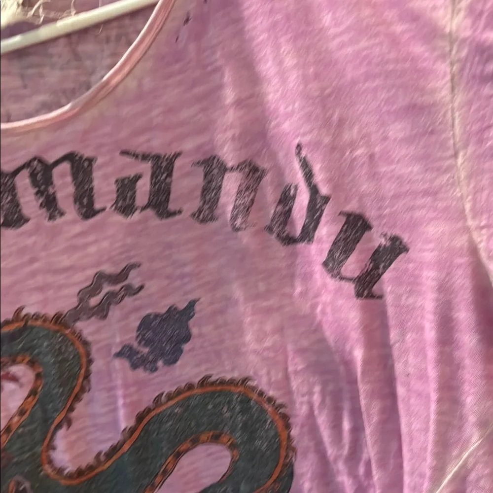 Magnolia Pearl Love Supply Co. Cherub Logo Kathmandu Azalea Short Sleeve Top - Picture 7 of 10